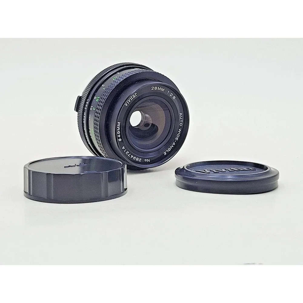 Vivitar 28mm f/2.8 Auto Wide-Angle Manual Focus Lens 28947214 w/ Caps Pouch